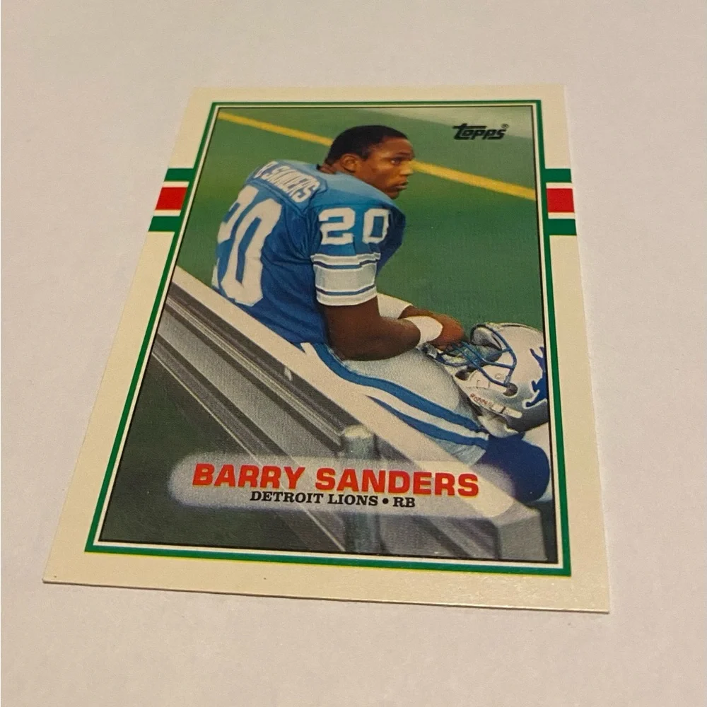 Barry Sanders Rare RC  Rookie 1989 Topps Traded Set Football card Vintage